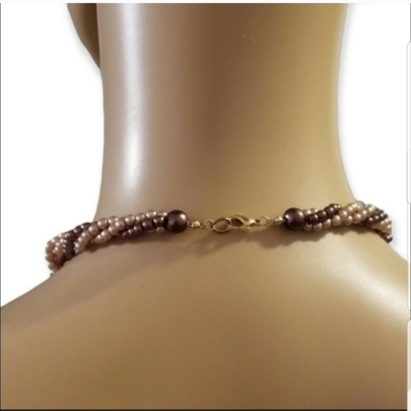 ROMAN VINTAGE LUSTROUS BEIGE & DARK LAVENDER TWIST DESIGN FAUX PEARL NECKLACE - Picture 3 of 3